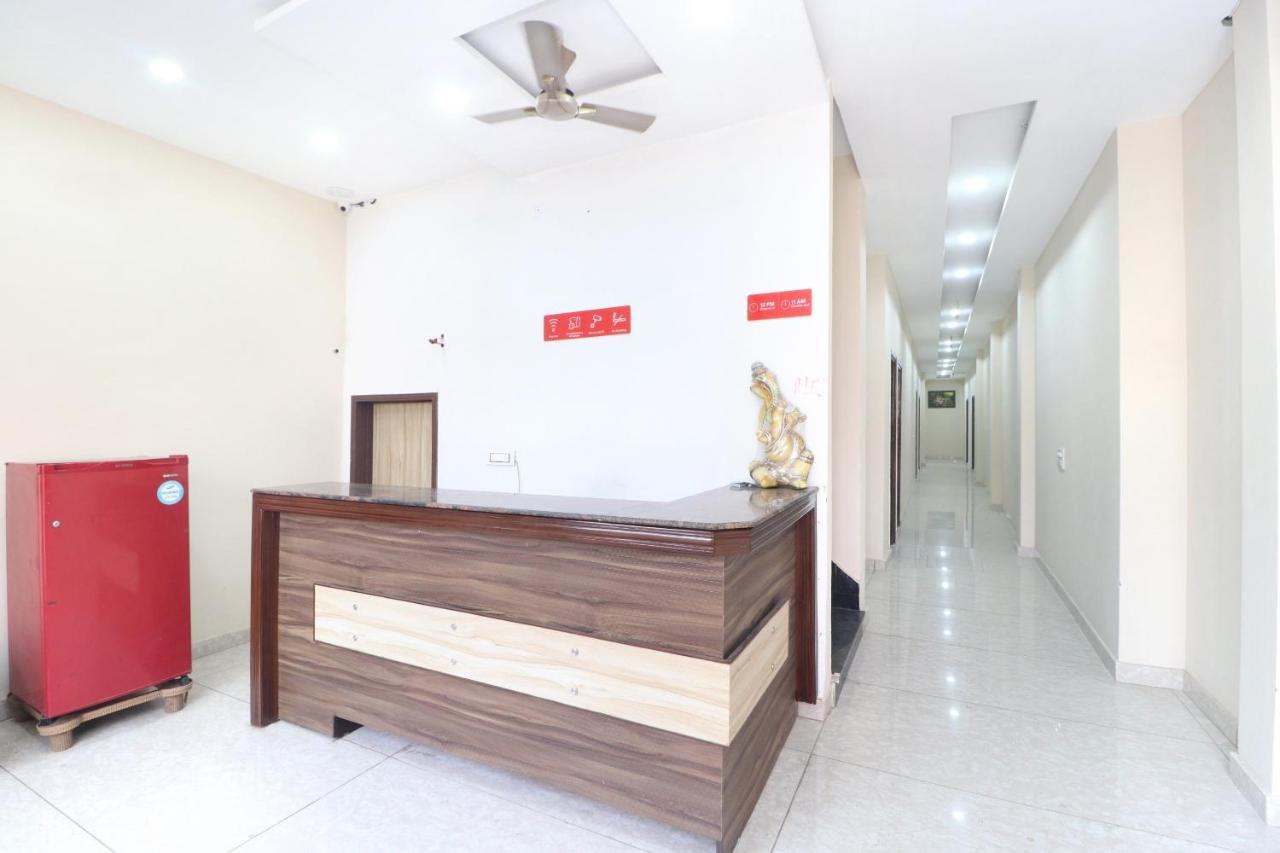 Vaccinated Staff- Oyo 15127 Pryag Guest House Jalandhar Exterior photo