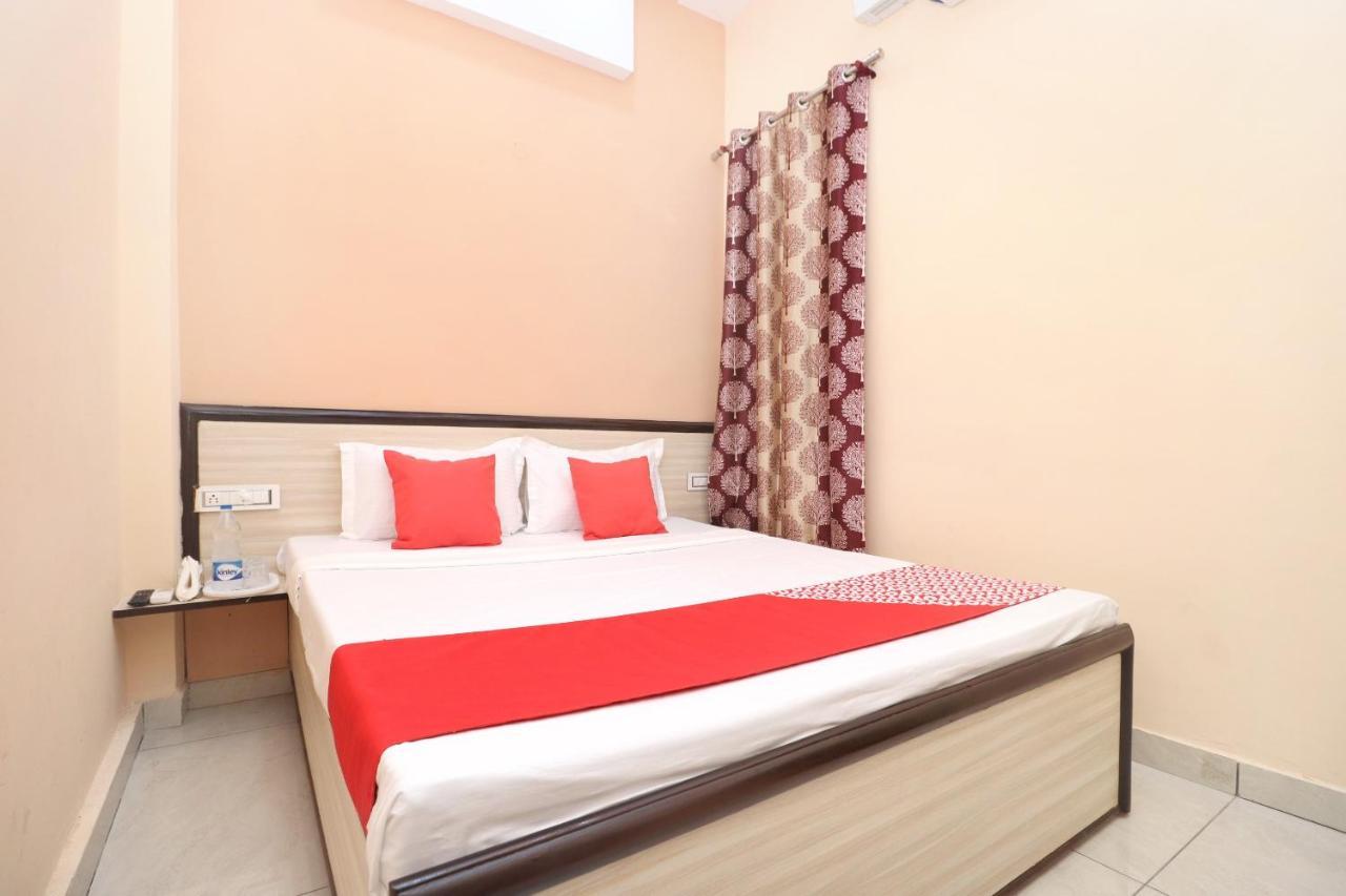 Vaccinated Staff- Oyo 15127 Pryag Guest House Jalandhar Exterior photo