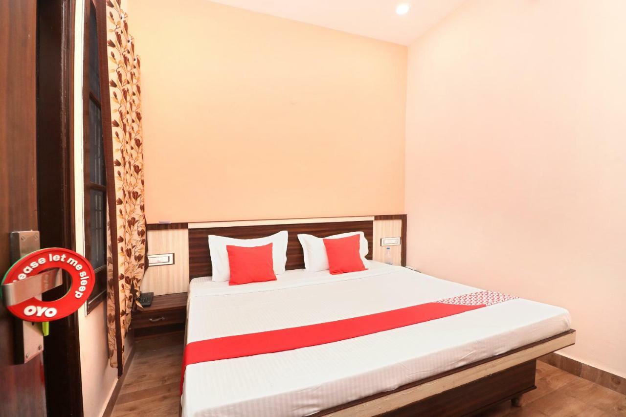 Vaccinated Staff- Oyo 15127 Pryag Guest House Jalandhar Exterior photo