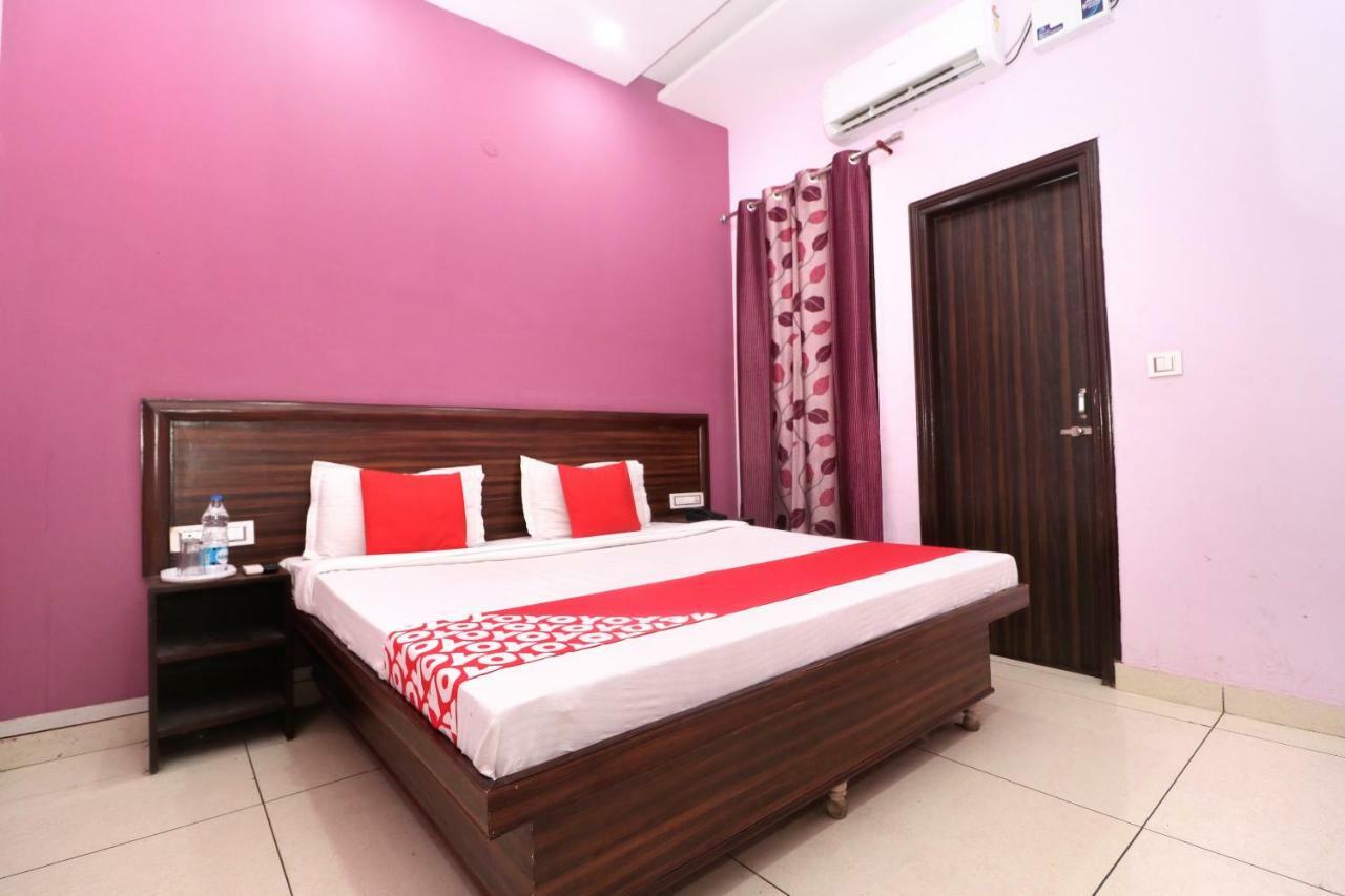 Vaccinated Staff- Oyo 15127 Pryag Guest House Jalandhar Exterior photo